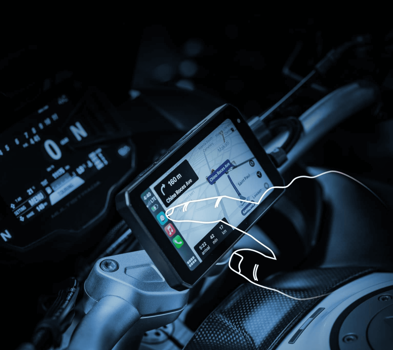CHIGEE smart riding display installed on a motorcycle